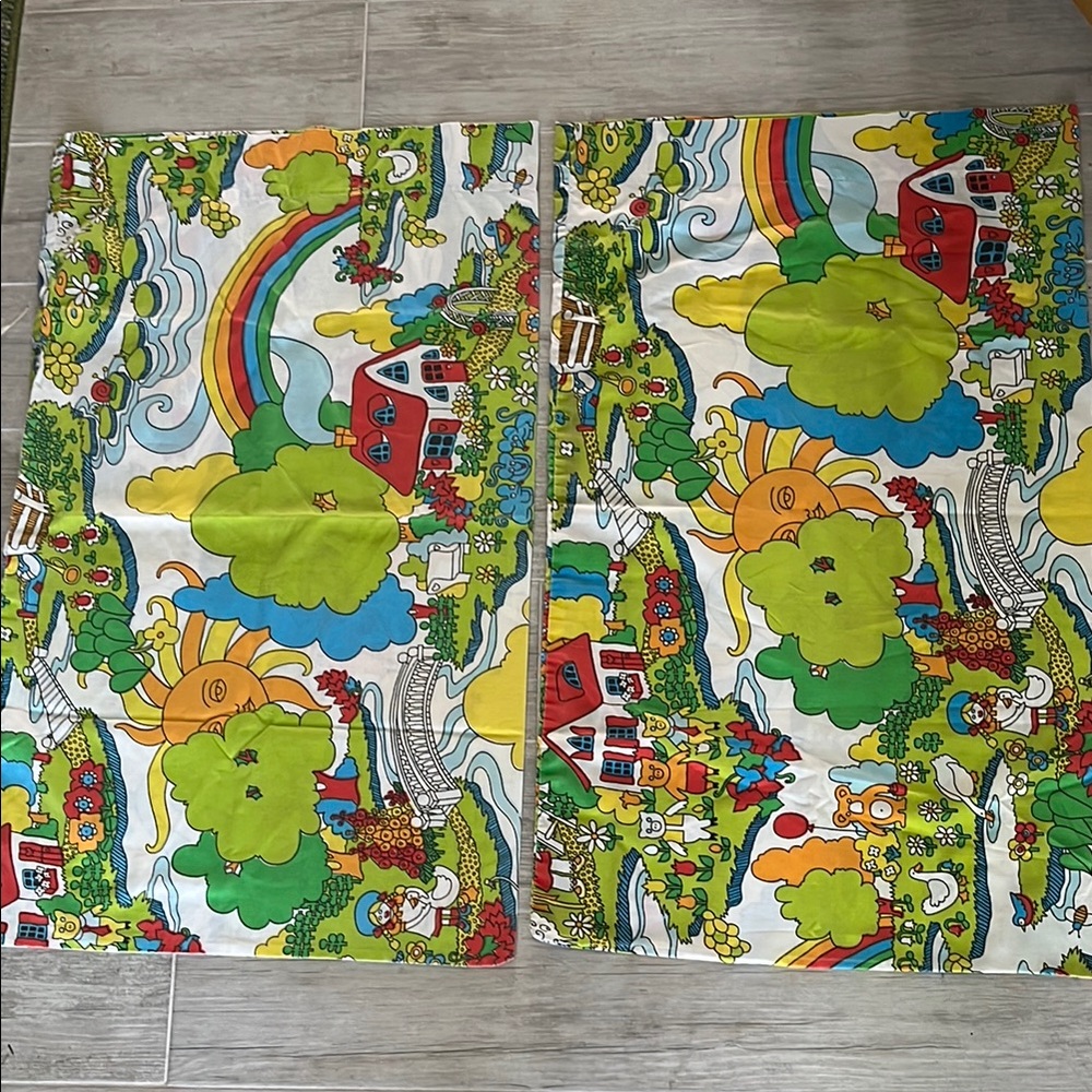 2 VTG 70’s pillow cases The Little People Tastemaker/Mohawk multicolor rainbow